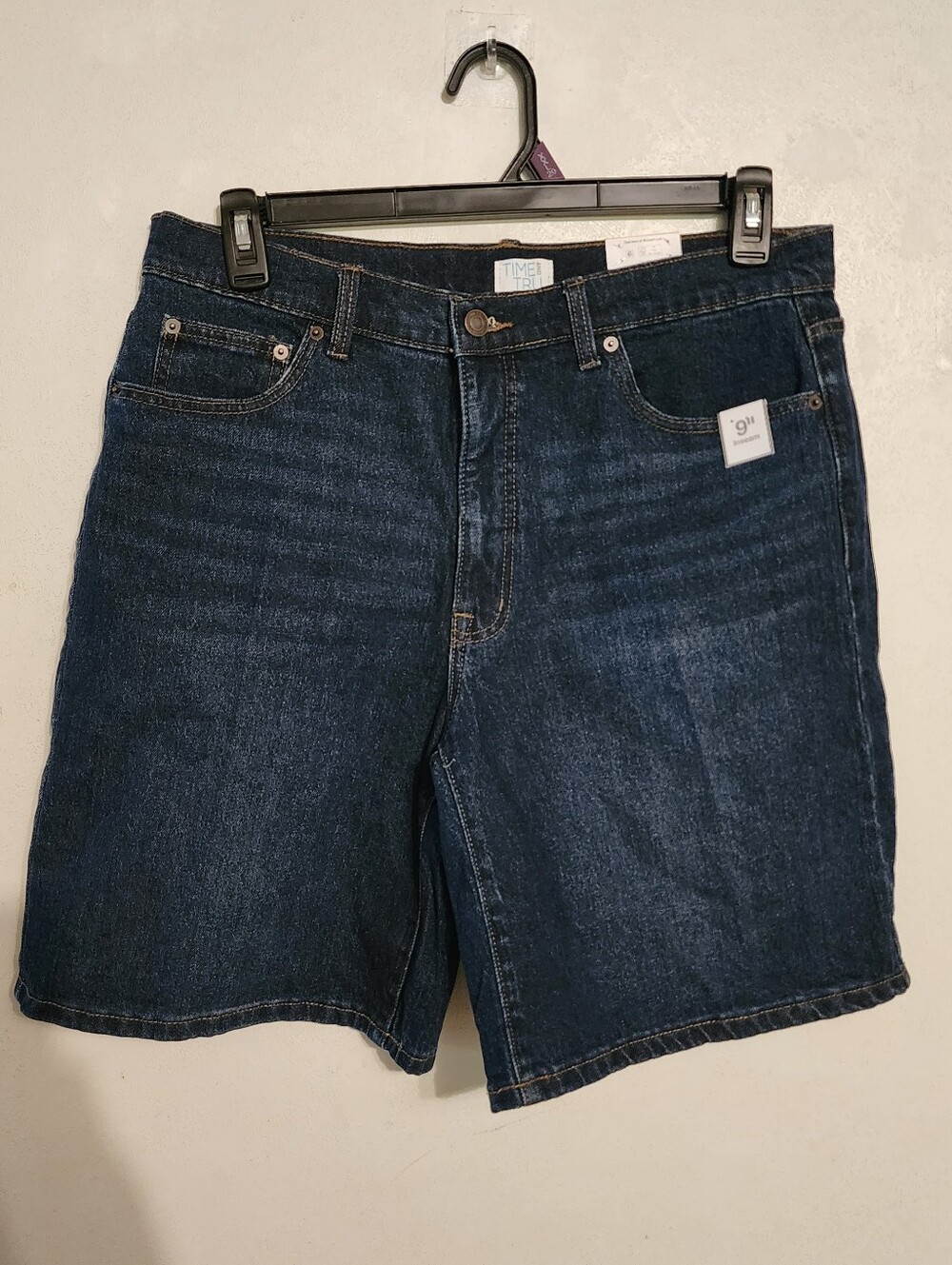 Time & Tru Bermuda High Rise Dark Wash Denim 9" Shorts Size 14 NWT